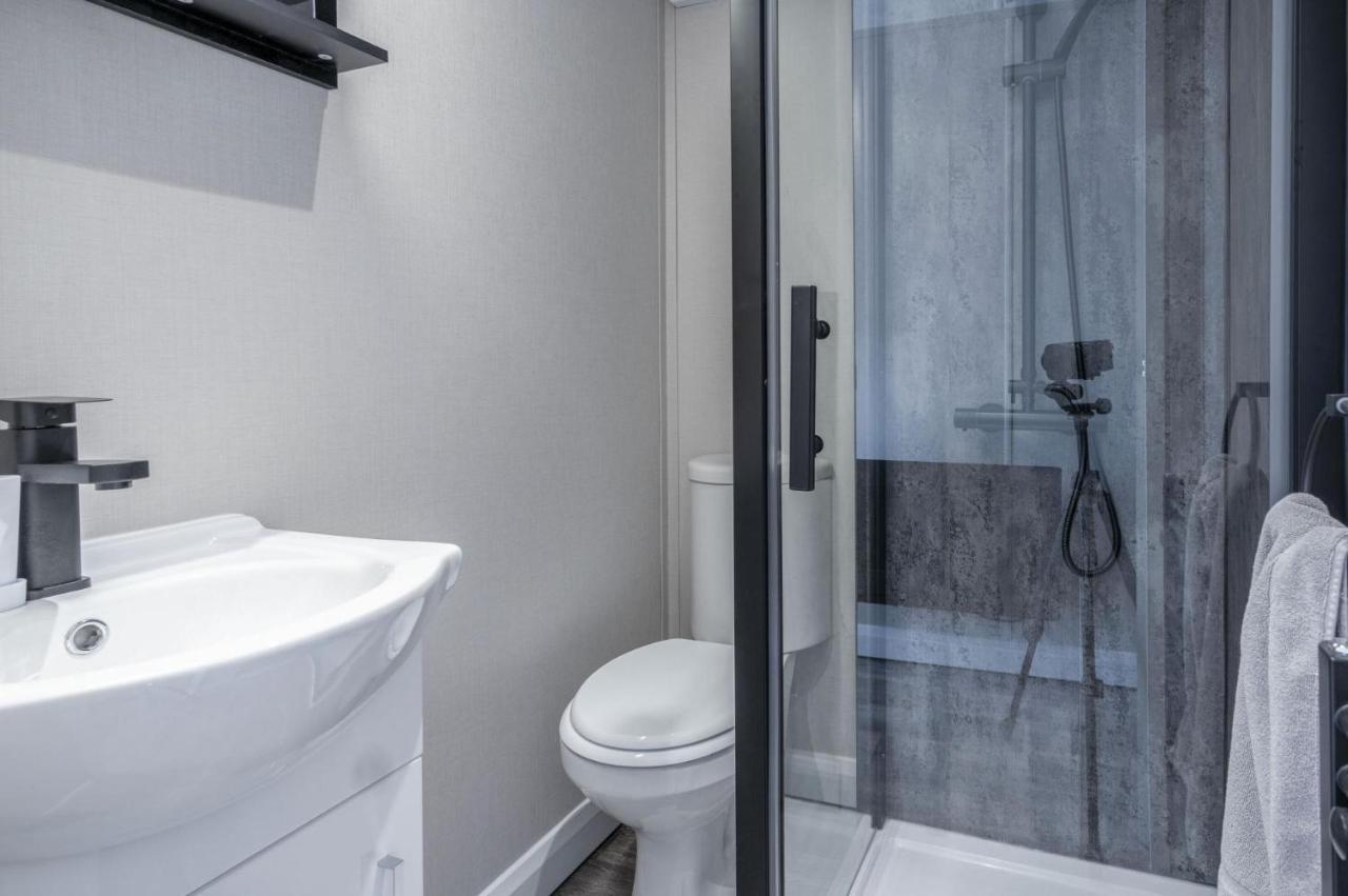 The Studio - 1 Bedroom Cabin - Amroth Ngoại thất bức ảnh