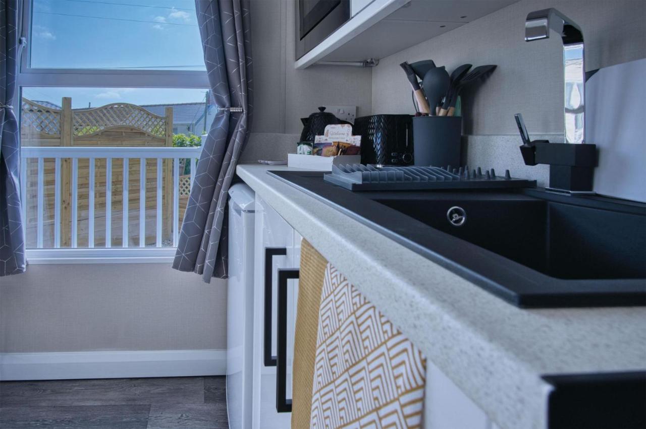 The Studio - 1 Bedroom Cabin - Amroth Ngoại thất bức ảnh