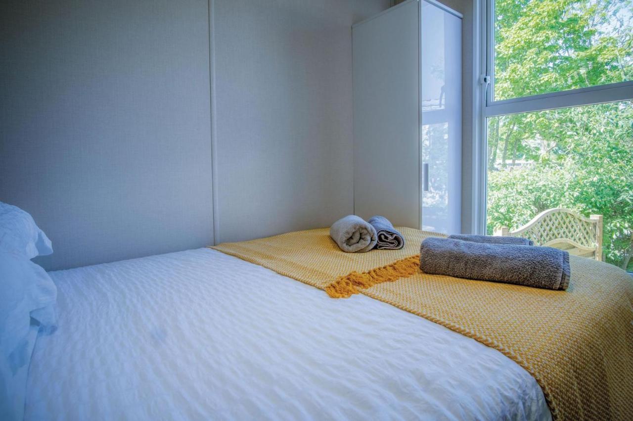 The Studio - 1 Bedroom Cabin - Amroth Ngoại thất bức ảnh